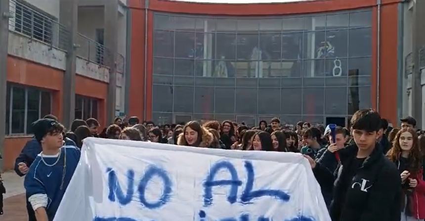 Al Pantini-Pudente flash mob di studenti per dire no al bullismo