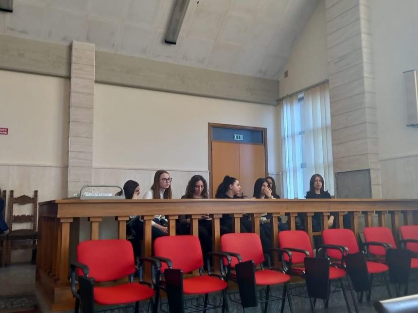 Gli studenti del Palizzi in visita al tribunale di Vasto 