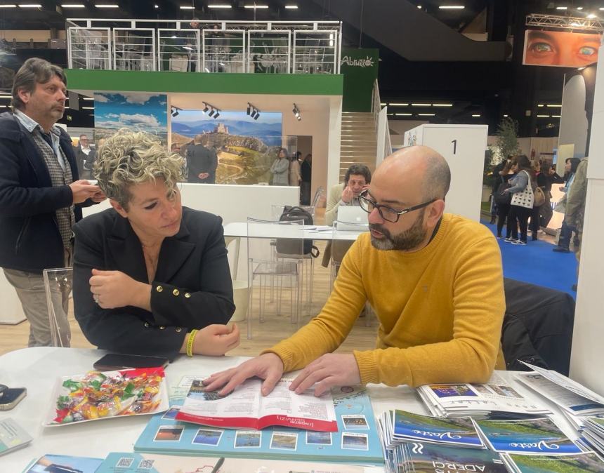 Borsa Interazionale del turismo: Vasto protagonista con la gigantografia di Punta Aderci