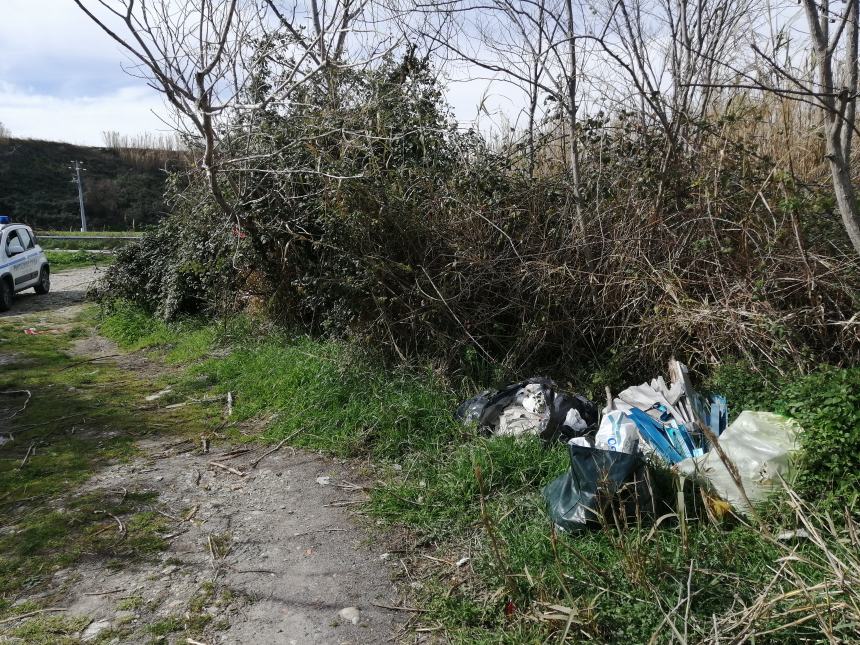 Decine di discariche abusive a Vasto: controlli a tappeto, nell'ultimo mese emessi 15 verbali