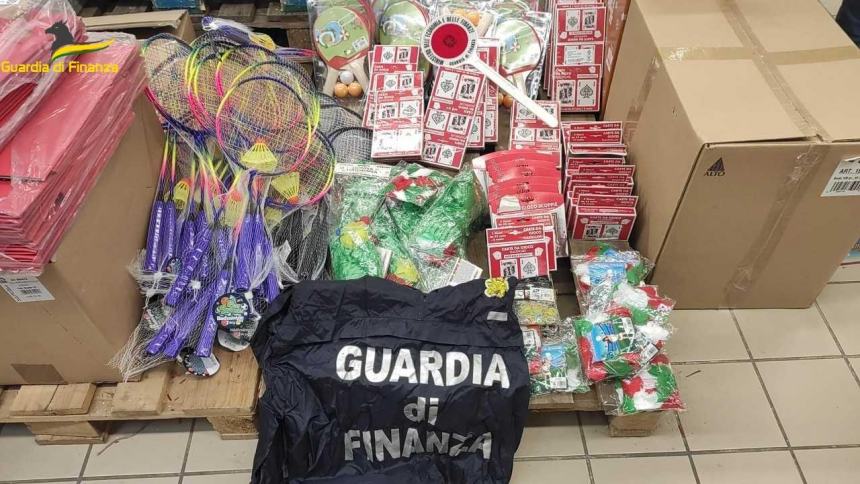 Sequestrati oltre 520mila prodotti non sicuri tra cui 23mila articoli di Carnevale per bambini