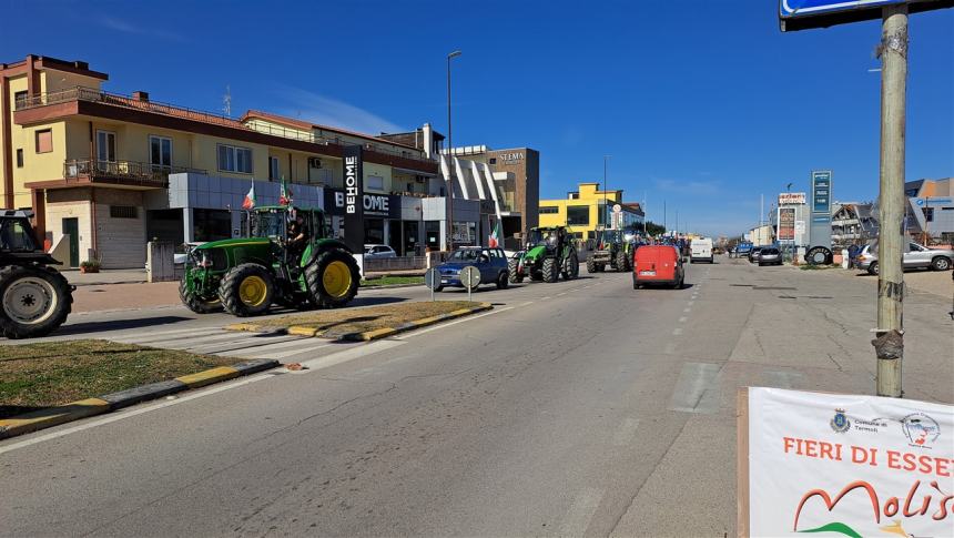 Uniti per l'Agricoltura: riparte il corteo di protesta dei trattori