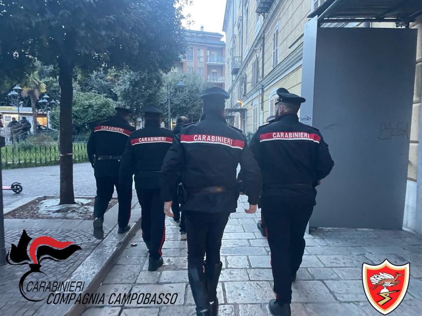 Carabinieri a piedi per contrastare lo spaccio e la criminalità