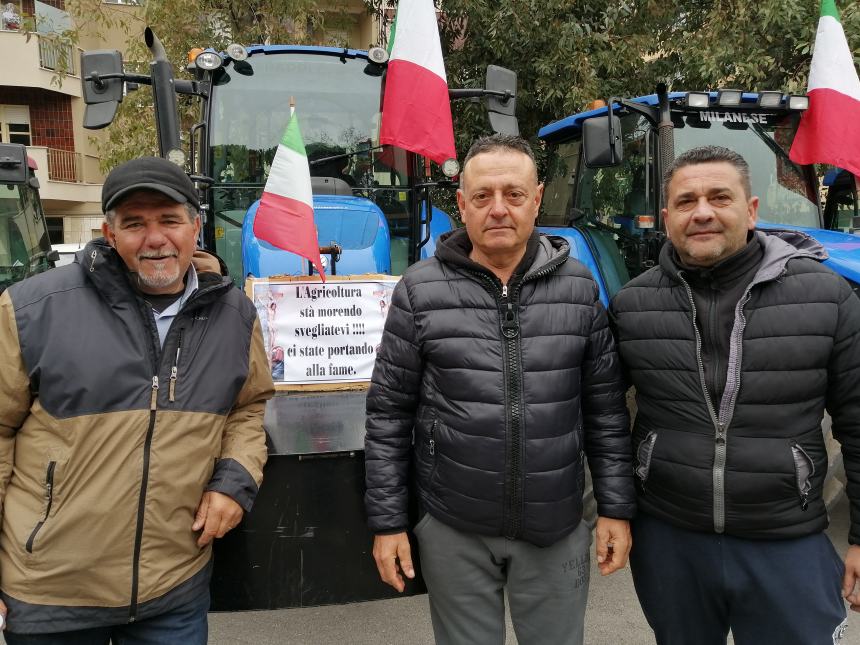 Oltre 100 trattori in marcia a San Salvo: “Chiediamo azzeramento Irpef”