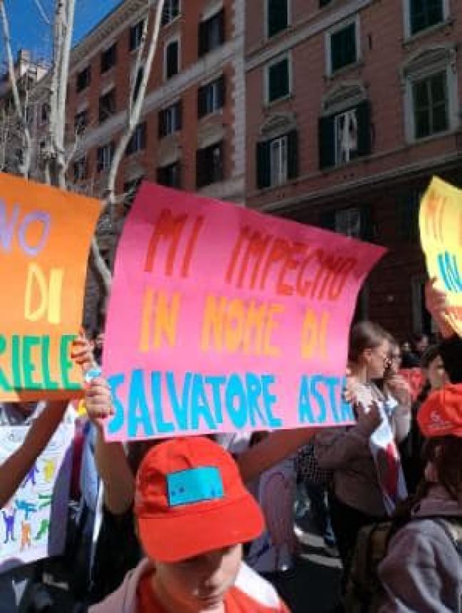 Oltre 200 studenti vastesi al corteo di Libera a Roma contro le mafie