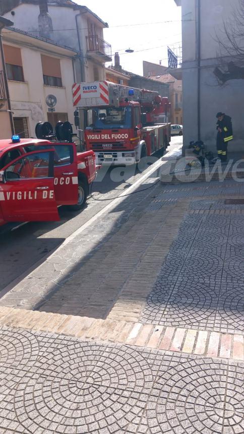 Principio di incendio in un'abitazione a Villalfonsina in Corso del Popolo