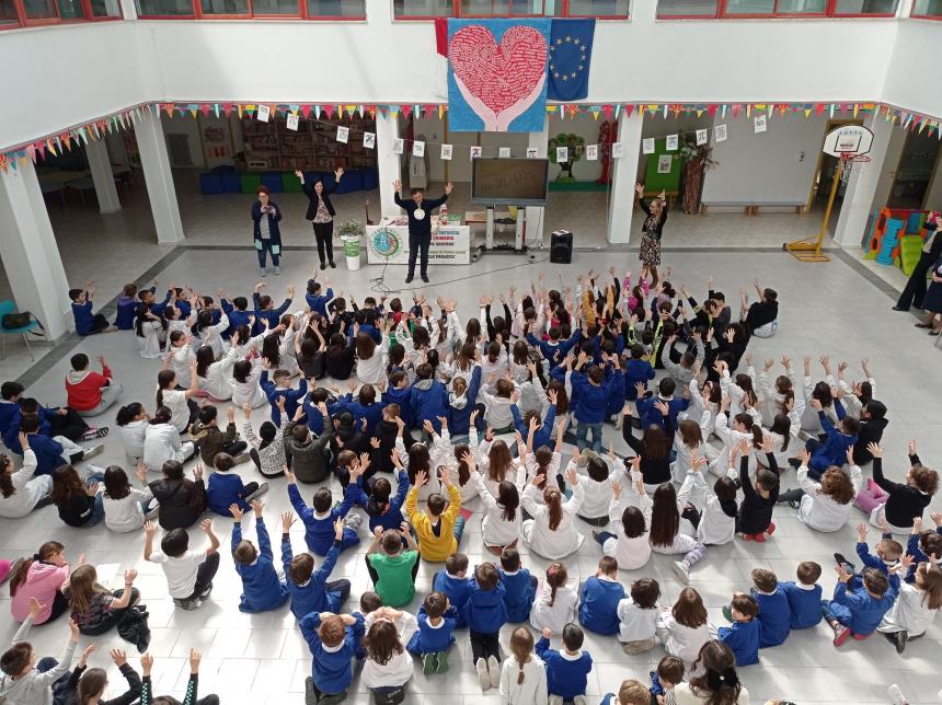 A Vasto nella scuola Spataro riflessioni sulla Pace e sulla Pasqua con canti e poesie