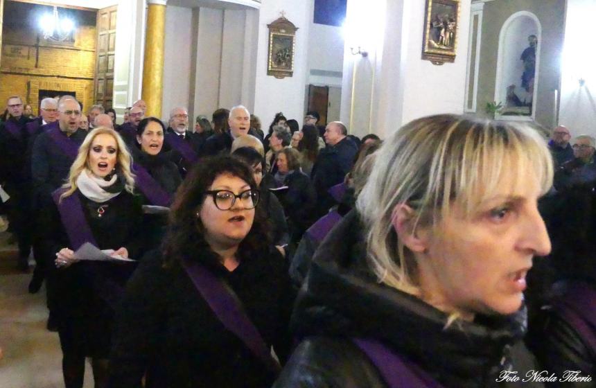 A Casalbordino sulle note del “Miserere” celebrata la processione del Venerdì Santo