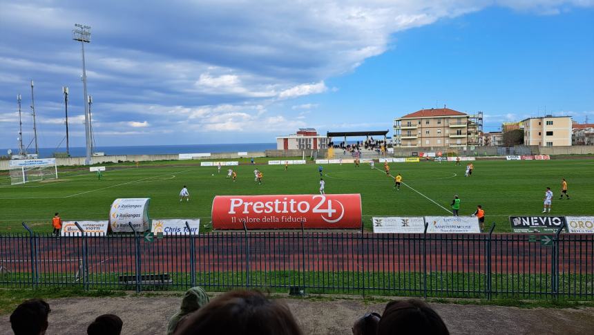 Un gol per tempo al Notaresco e il Termoli 1920 "virtualmente" entra in zona salvezza