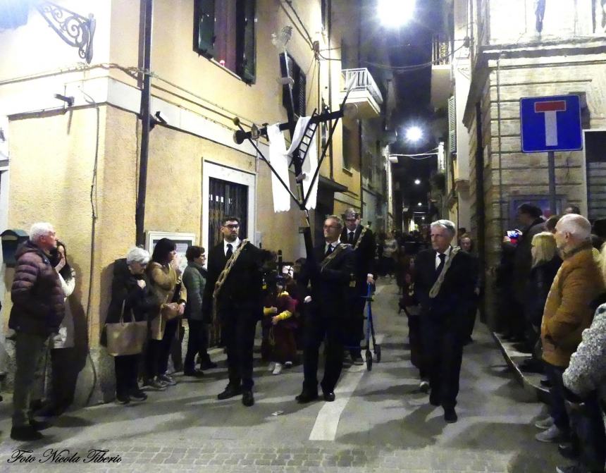 A Casalbordino sulle note del “Miserere” celebrata la processione del Venerdì Santo