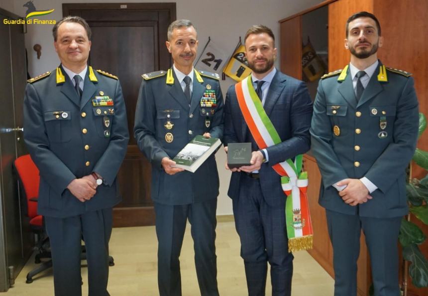  Il Comandante regionale della Guardia di finananza in visita alla compagnia di Giulianova
