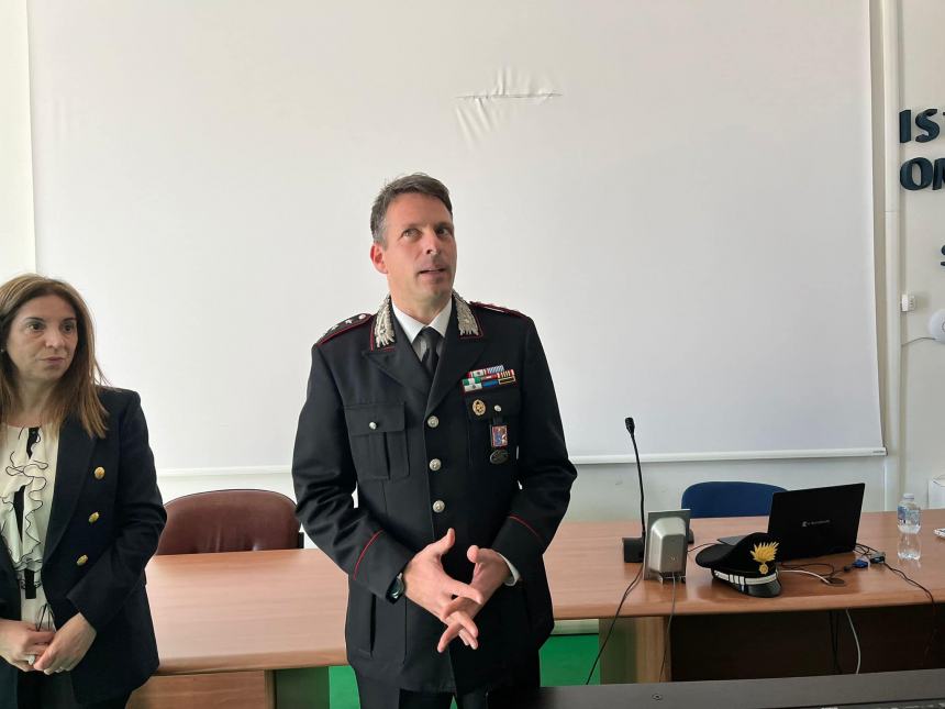 Studenti di Santa Croce a lezione di legalità con l'Arma dei Carabinieri