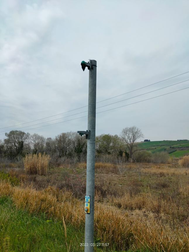 Lavoratori protestano in Val Sinello: “Strade colabrodo, rischiamo la vita ogni giorno”