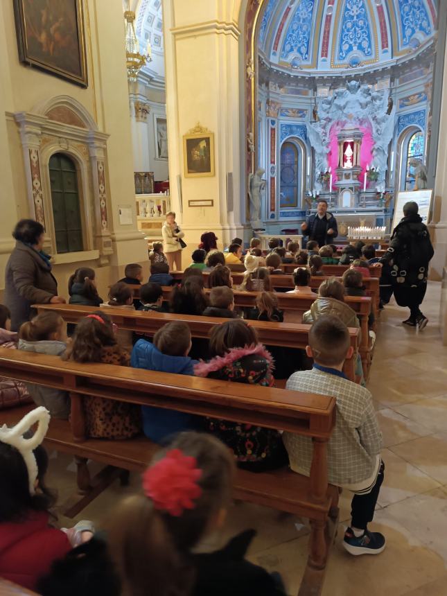 Bambini della Spataro a Santa Maria: approfondita la storia della Sacra Spina