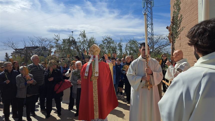 La benedizione di monsignor Leo Boccardi