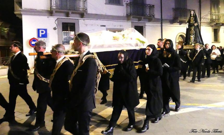 A Casalbordino sulle note del “Miserere” celebrata la processione del Venerdì Santo