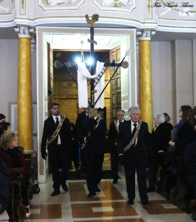 A Casalbordino sulle note del “Miserere” celebrata la processione del Venerdì Santo