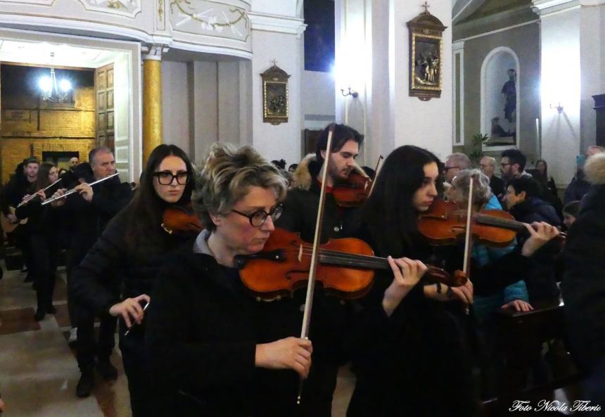 A Casalbordino sulle note del “Miserere” celebrata la processione del Venerdì Santo