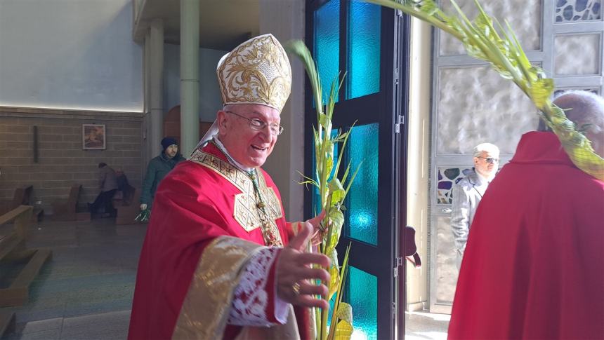 La benedizione di monsignor Leo Boccardi