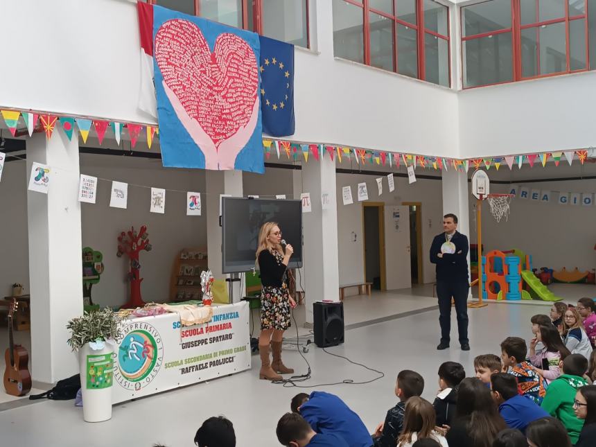 A Vasto nella scuola Spataro riflessioni sulla Pace e sulla Pasqua con canti e poesie