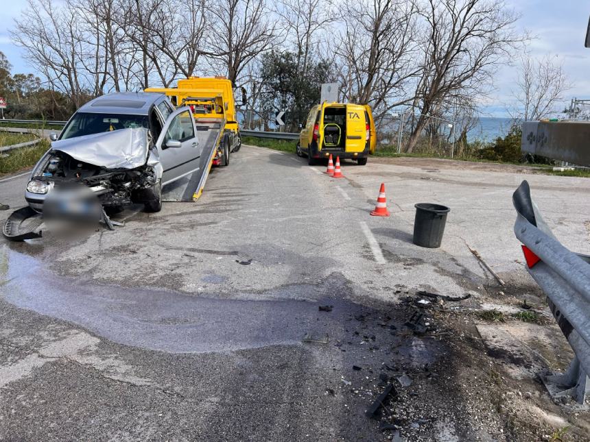 Auto finisce contro il guardrail in via Osca a Vasto, in ospedale il conducente