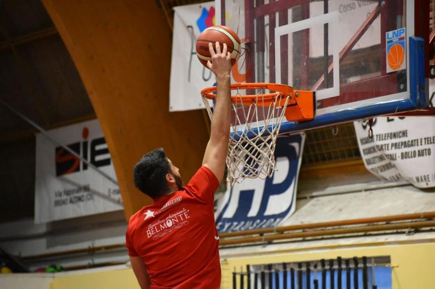 Vasto Basket il primo posto è tuo: Unibasket travolta, ora i playoff 