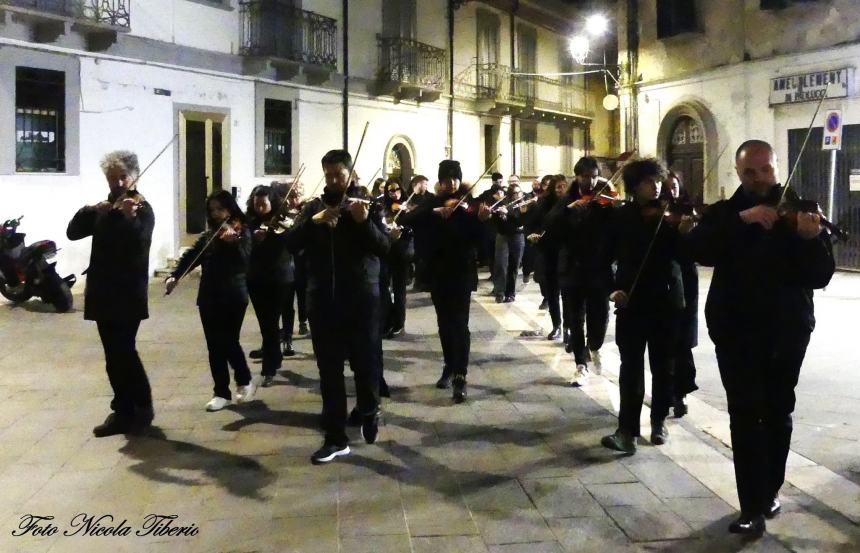 A Casalbordino sulle note del “Miserere” celebrata la processione del Venerdì Santo