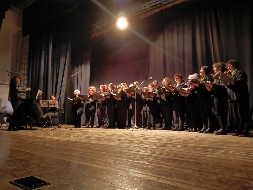 Successo a Casalbordino per lo spettacolo dedicato alle donne con danze, canti e poesie