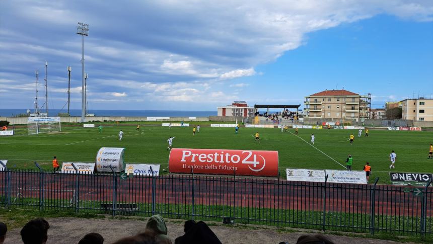 Un gol per tempo al Notaresco e il Termoli 1920 "virtualmente" entra in zona salvezza