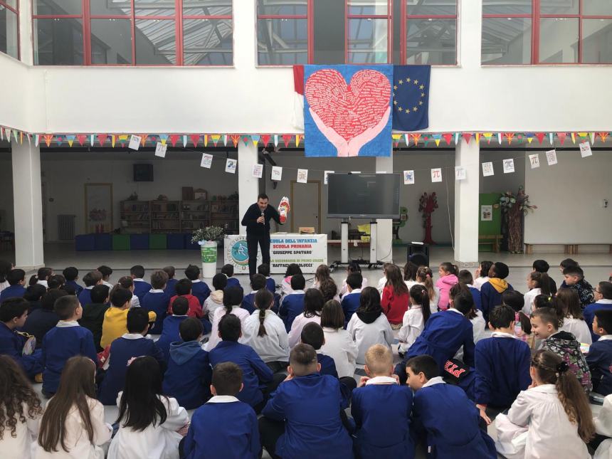 A Vasto nella scuola Spataro riflessioni sulla Pace e sulla Pasqua con canti e poesie