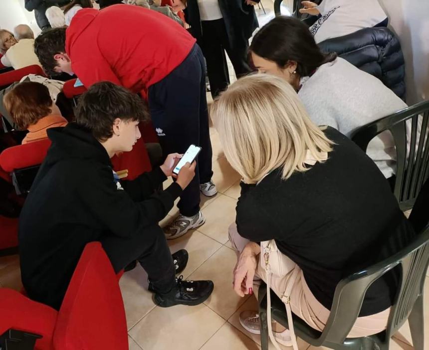 Over 65 a lezione di smartphone con gli scout di Vasto