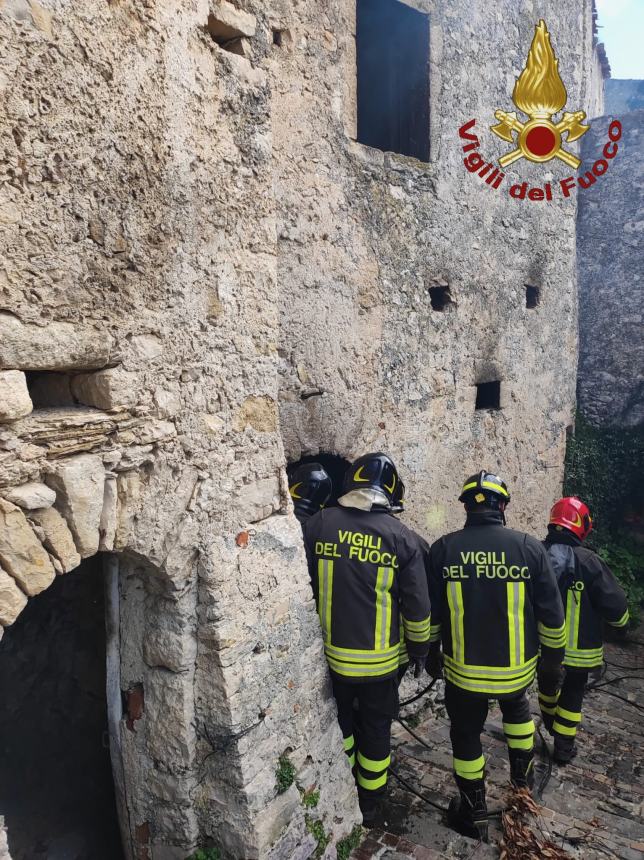 Incendio nel centro storico, fondamentale la presenza degli idranti