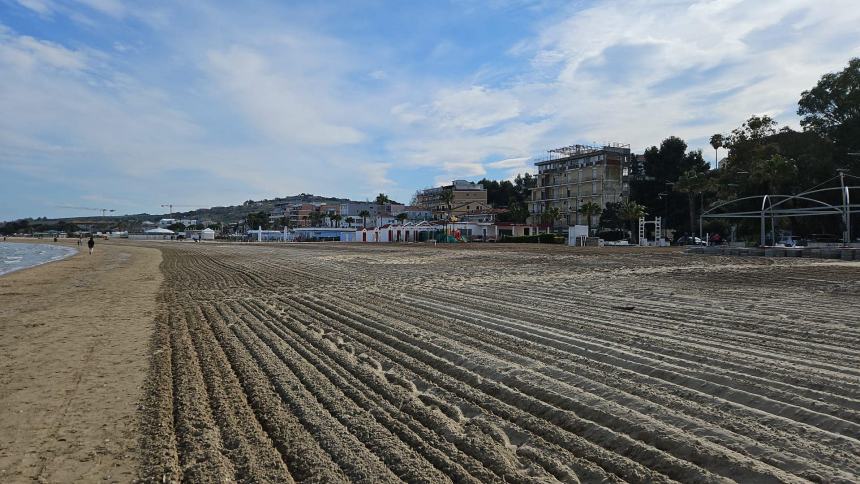 La spiaggia di Vasto Marina pronta per le festività pasquali