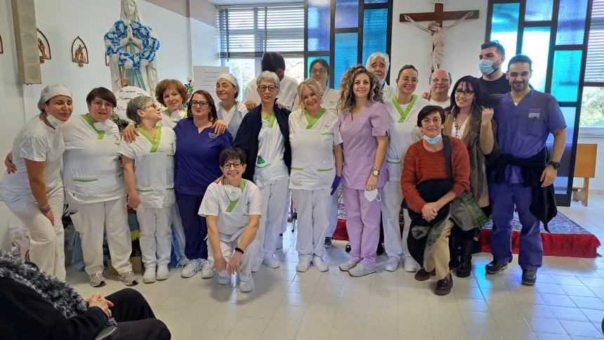 La Madonna di Lourdes accolta dagli ospiti dell'Opera Serena