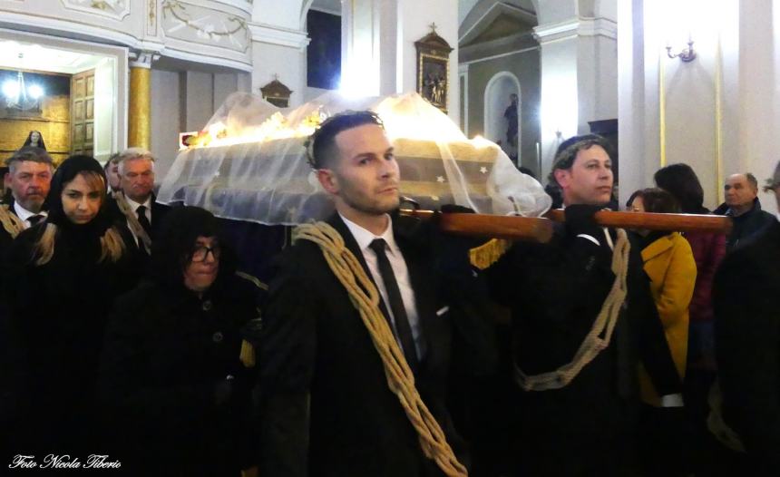 A Casalbordino sulle note del “Miserere” celebrata la processione del Venerdì Santo