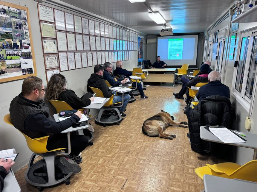 Sicurezza in strada: 10 volontari della protezione civile "a scuola" di gestione della segnaletica  