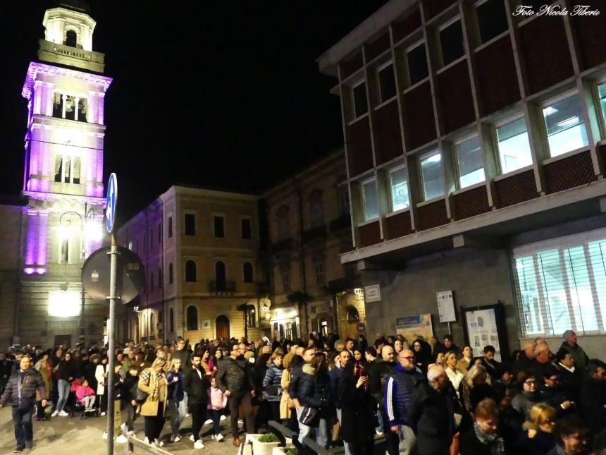 A Casalbordino sulle note del “Miserere” celebrata la processione del Venerdì Santo