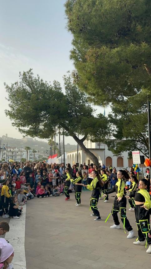 In tantissimi a Vasto Marina per la “Caccia all’uovo”