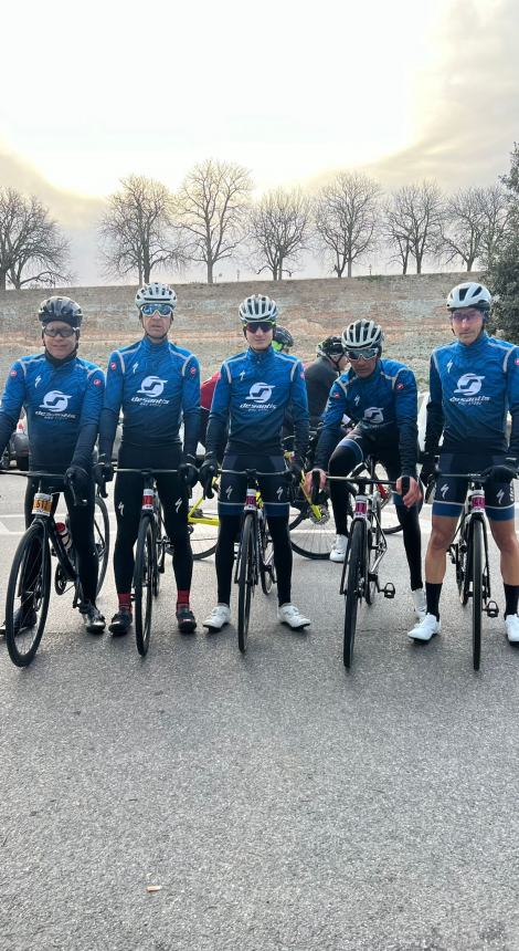 Il Team De Santis Bike Store alla Granfondo Strade Bianche con 5 atleti