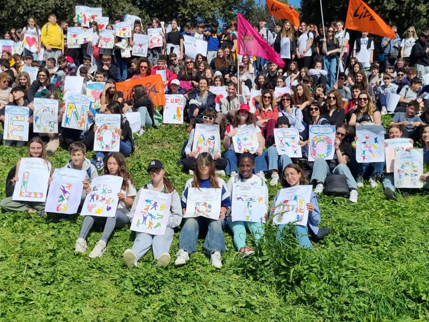 Oltre 200 studenti vastesi al corteo di Libera a Roma contro le mafie