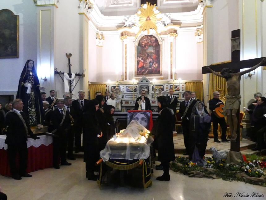 A Casalbordino sulle note del “Miserere” celebrata la processione del Venerdì Santo