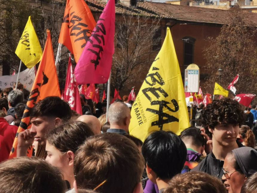 Oltre 200 studenti vastesi al corteo di Libera a Roma contro le mafie