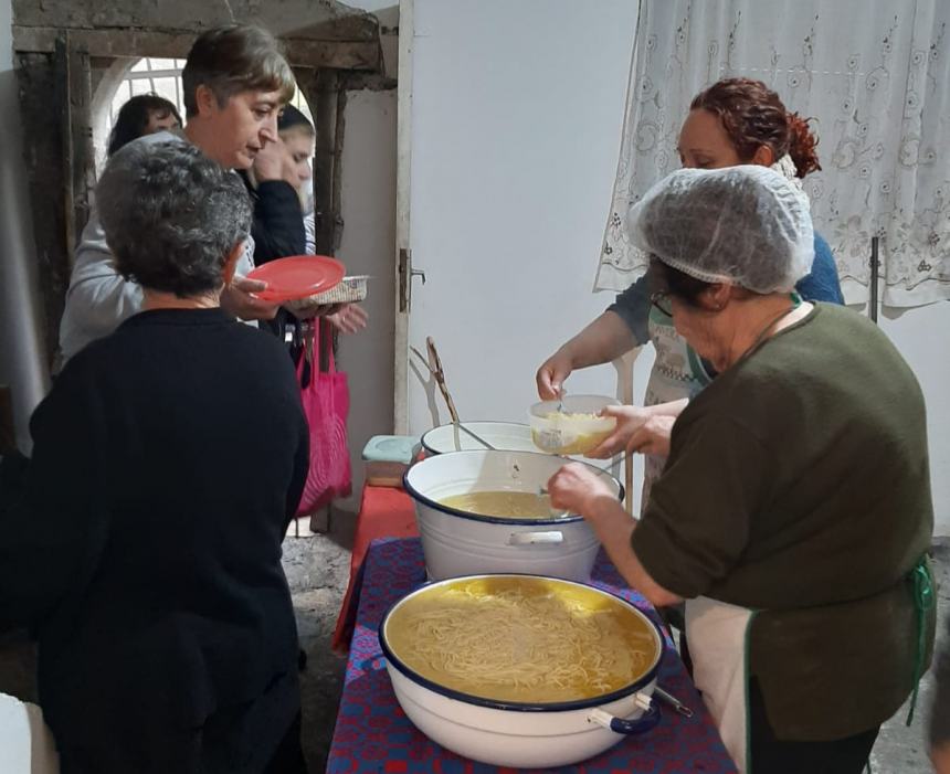 Tra riti devozionali e cibi sacri a porte aperte 