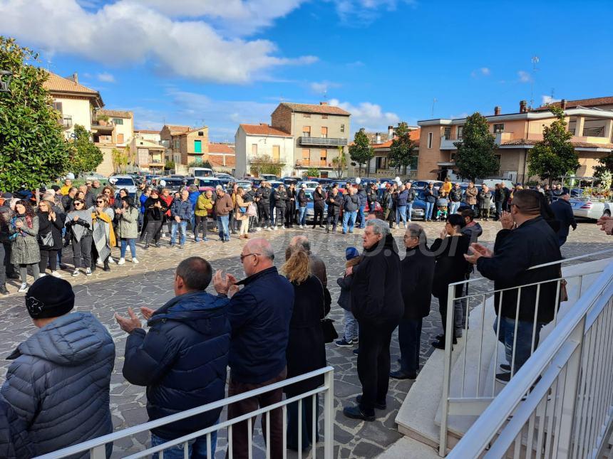 L'ultimo viaggio di Maurizio Battista scortato dagli amici motociclisti