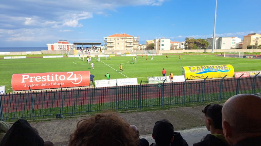 Un gol per tempo al Notaresco e il Termoli 1920 "virtualmente" entra in zona salvezza