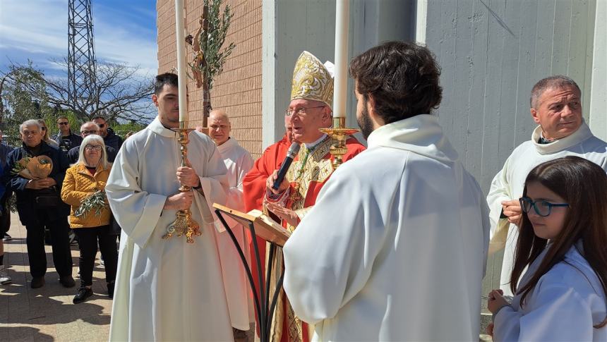 La benedizione di monsignor Leo Boccardi