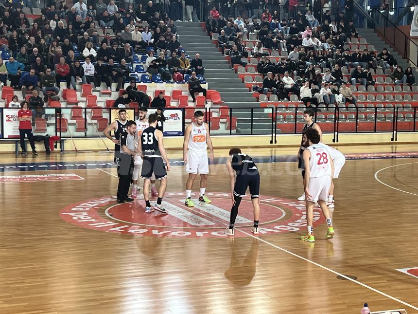 Vasto Basket vittoria da grande: il derby è biancorosso