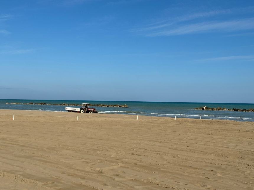 Anche le spiagge libere "in ordine" per accogliere i turisti a Pasqua