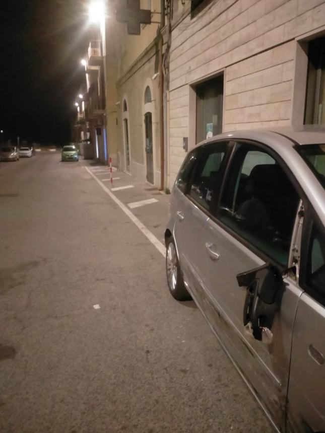 L'auto danneggiata