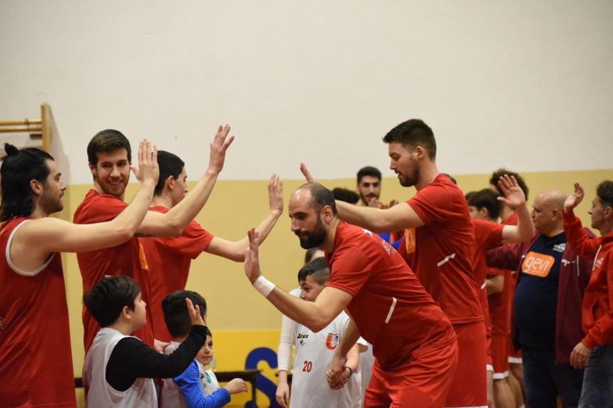 Vasto Basket il primo posto è tuo: Unibasket travolta, ora i playoff 